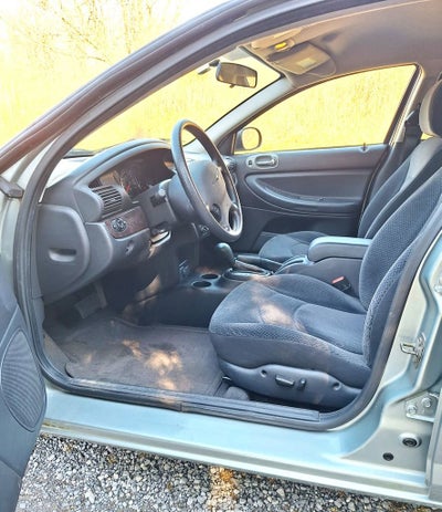 2004 Chrysler Sebring LXi