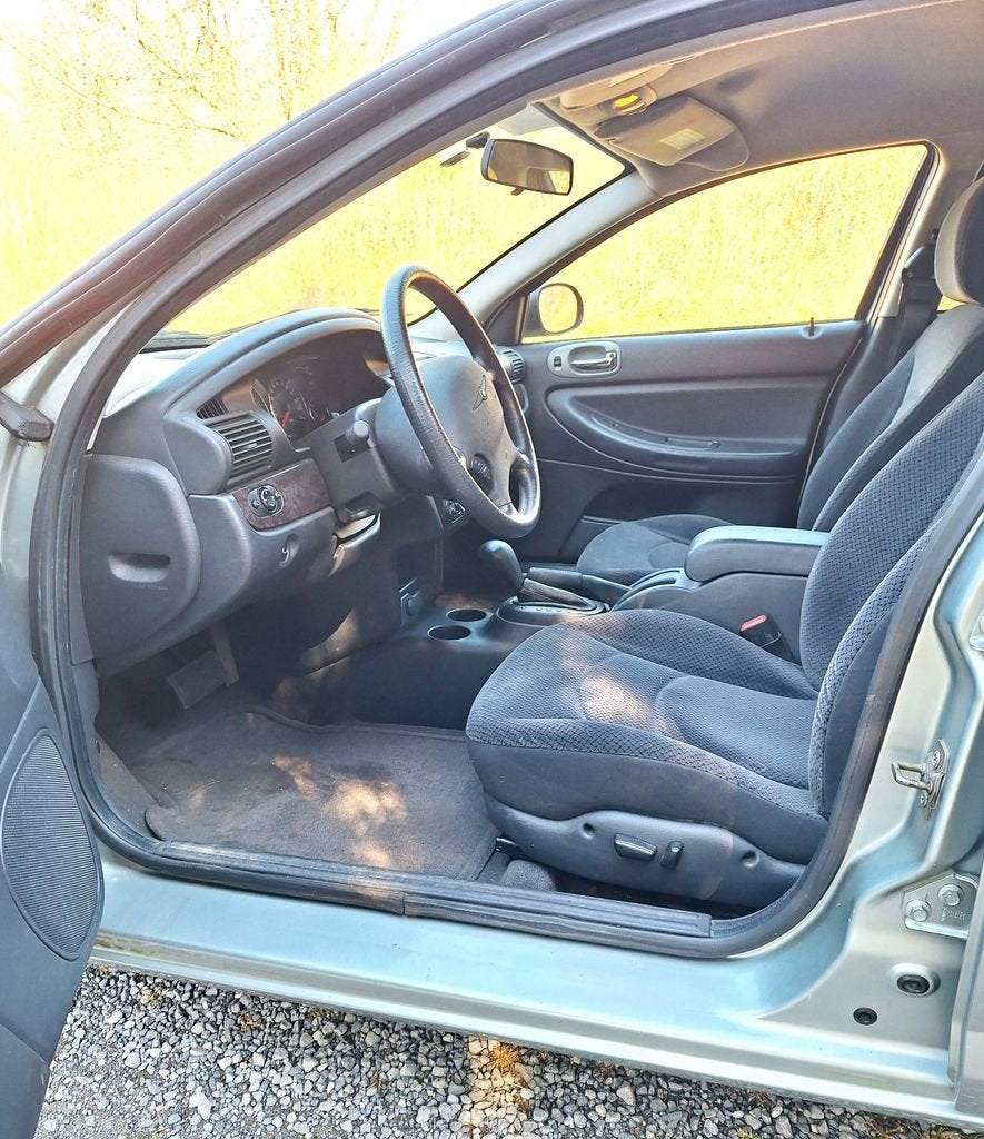 2004 Chrysler Sebring LXi