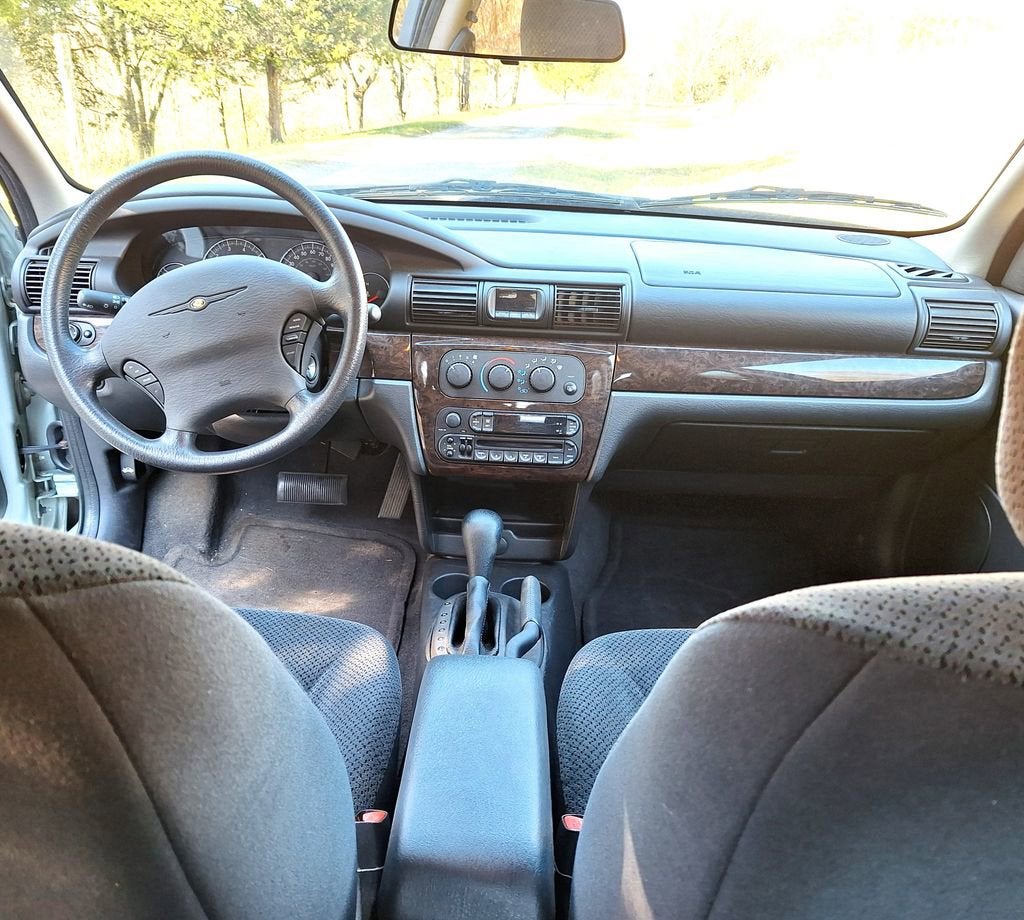 2004 Chrysler Sebring LXi