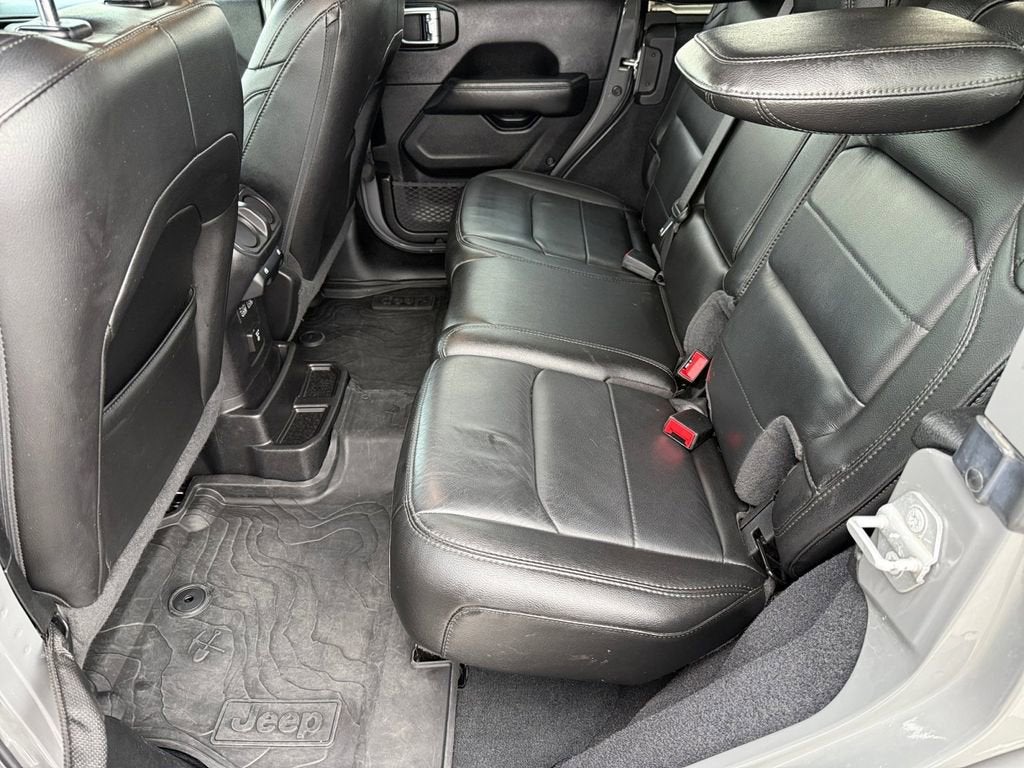 2020 Jeep Wrangler Unlimited Sahara Altitude