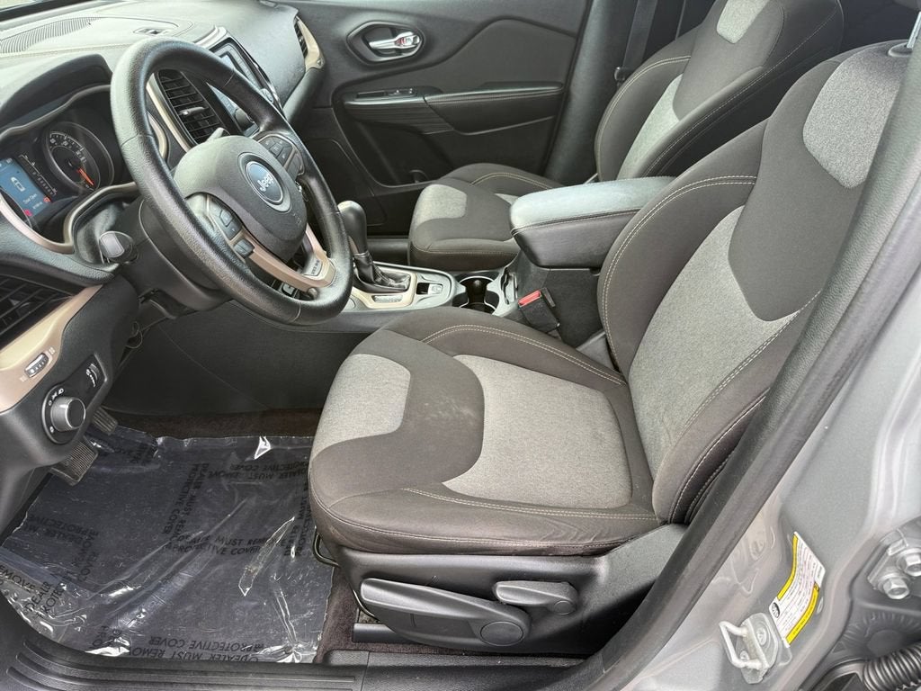 2016 Jeep Cherokee Sport