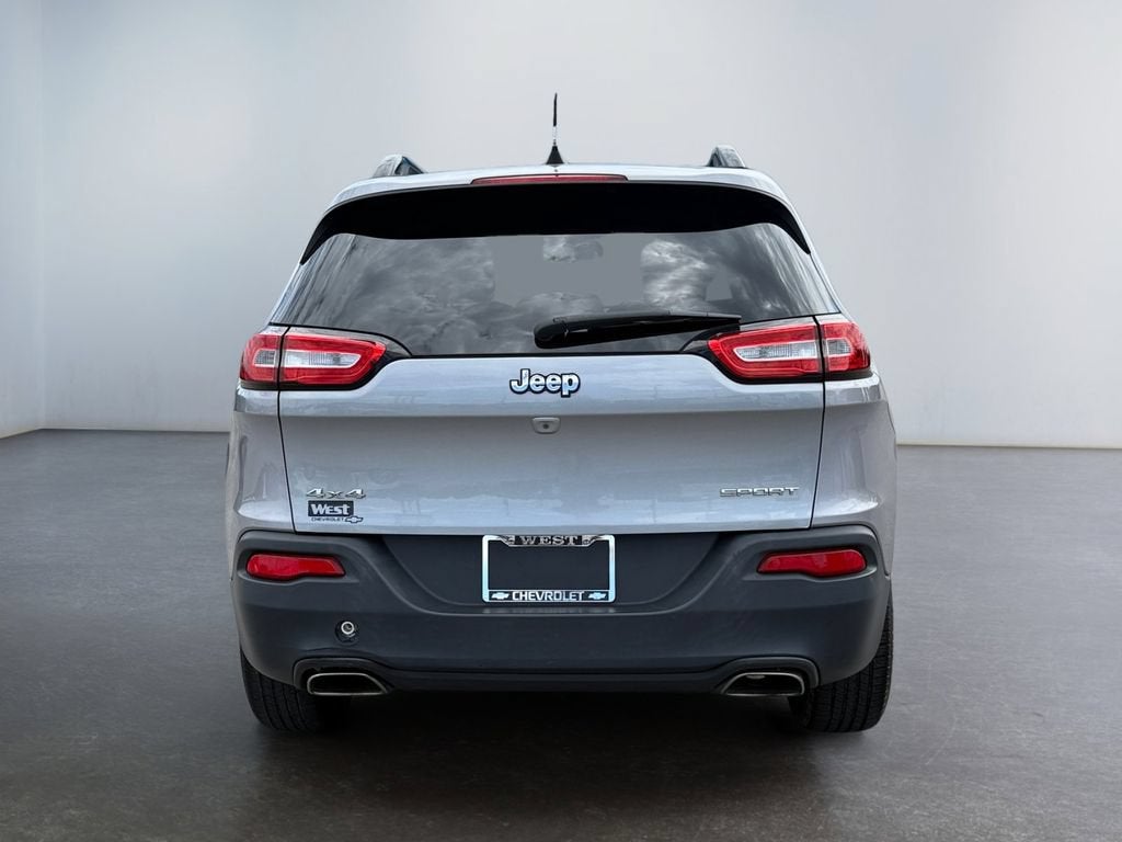 2016 Jeep Cherokee Sport