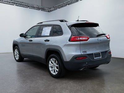 2016 Jeep Cherokee Sport