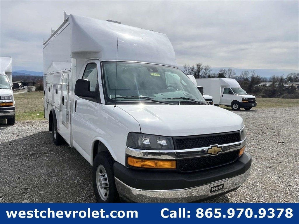 2025 Chevrolet Express Cutaway 3500 1WT
