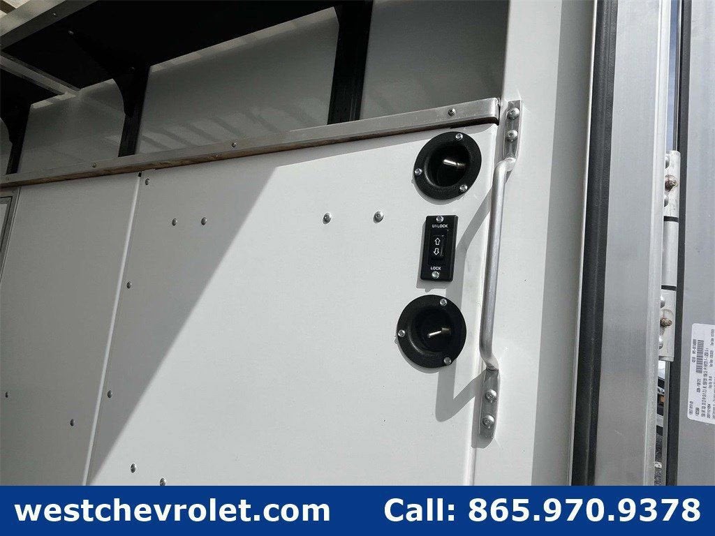 2025 Chevrolet Express Cutaway 3500 1WT