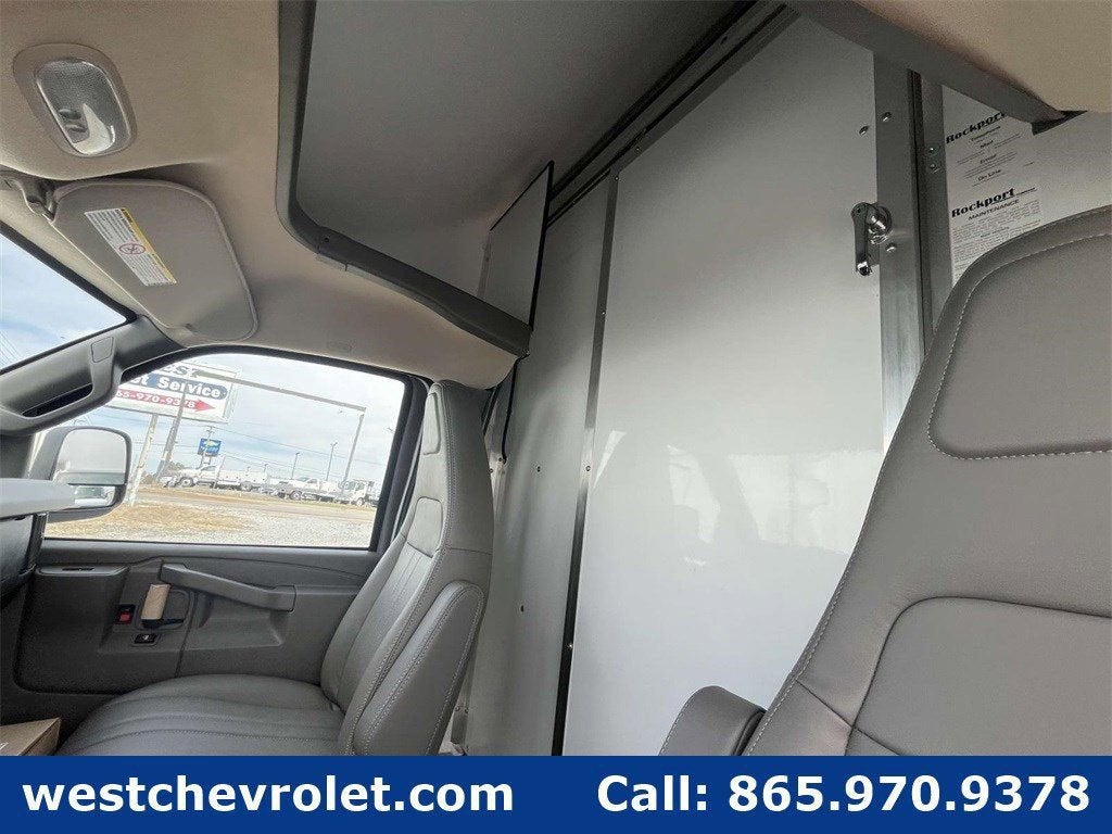 2025 Chevrolet Express Cutaway 3500 1WT