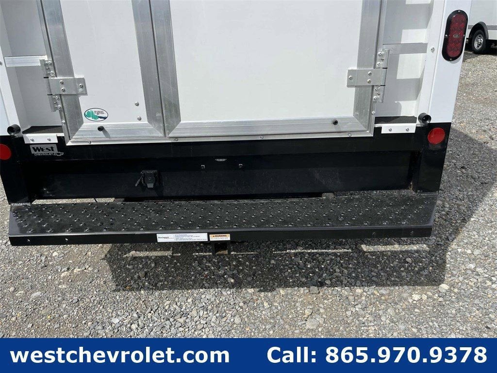 2025 Chevrolet Express Cutaway 3500 1WT