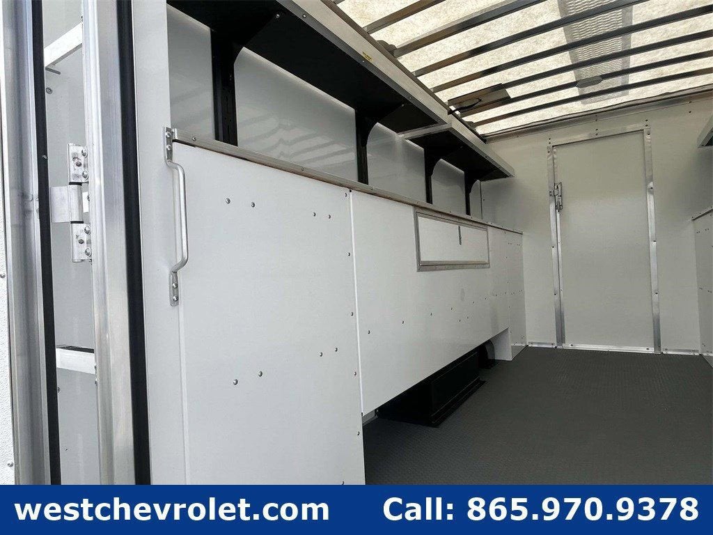 2025 Chevrolet Express Cutaway 3500 1WT