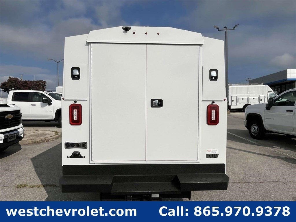 2025 Chevrolet Express Cutaway 3500 1WT