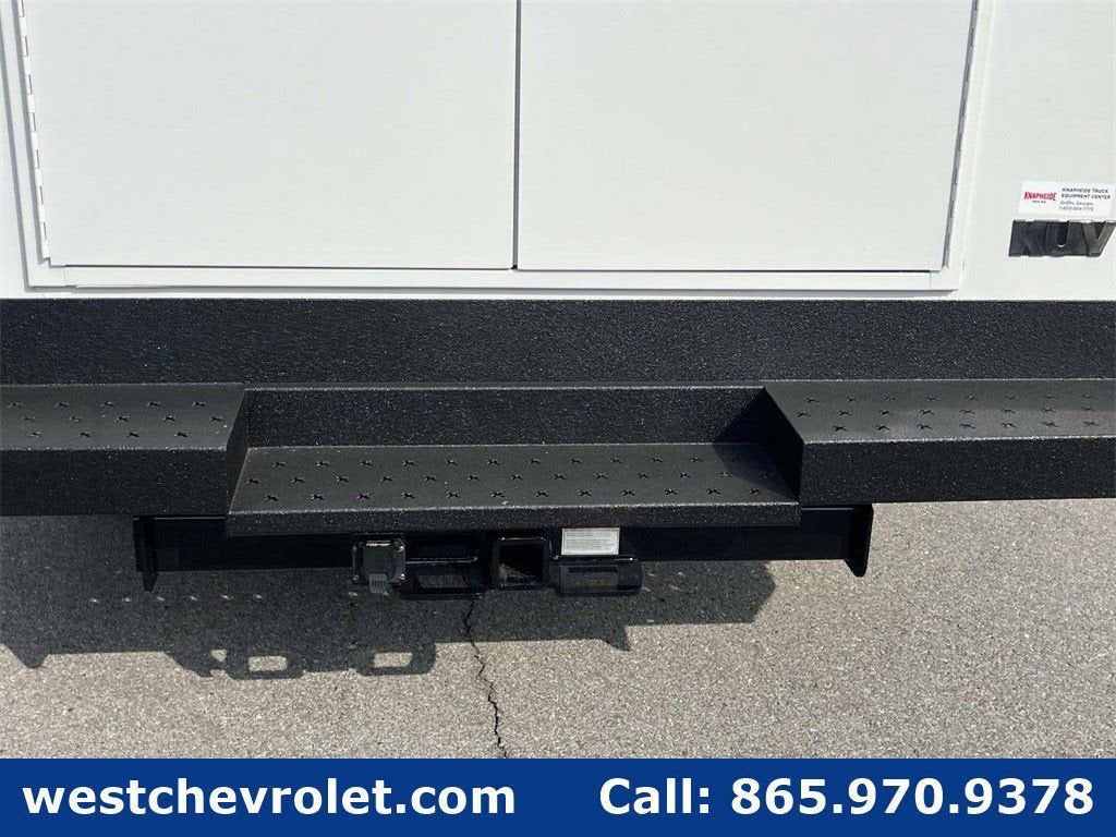 2025 Chevrolet Express Cutaway 3500 1WT