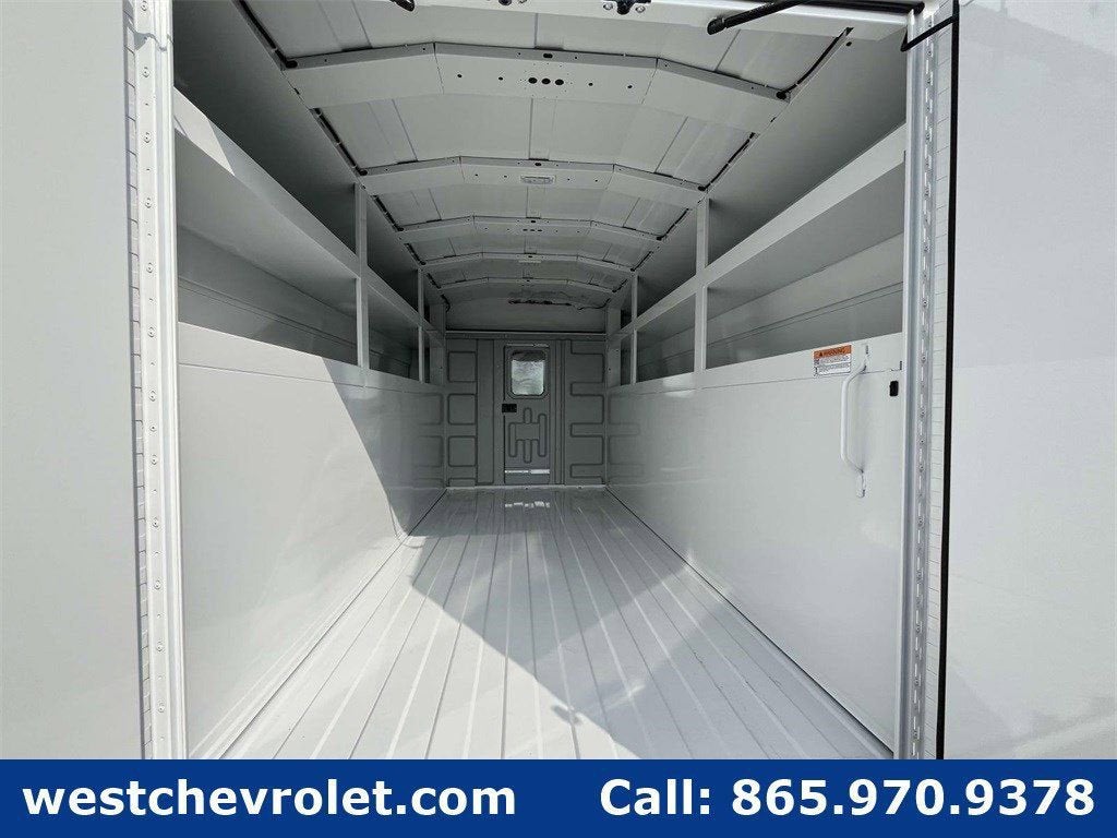 2025 Chevrolet Express Cutaway 3500 1WT