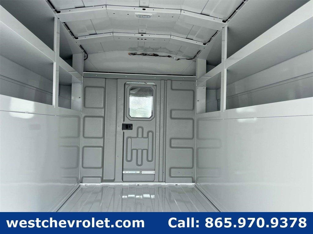 2025 Chevrolet Express Cutaway 3500 1WT