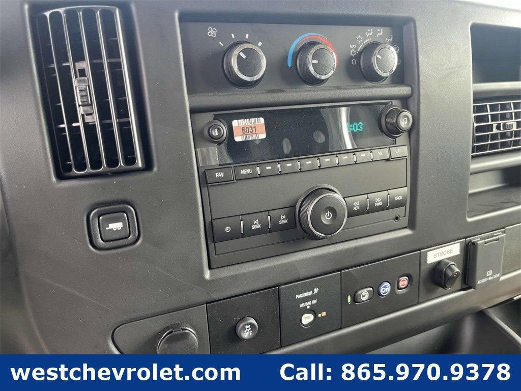 2025 Chevrolet Express Cutaway 3500 1WT