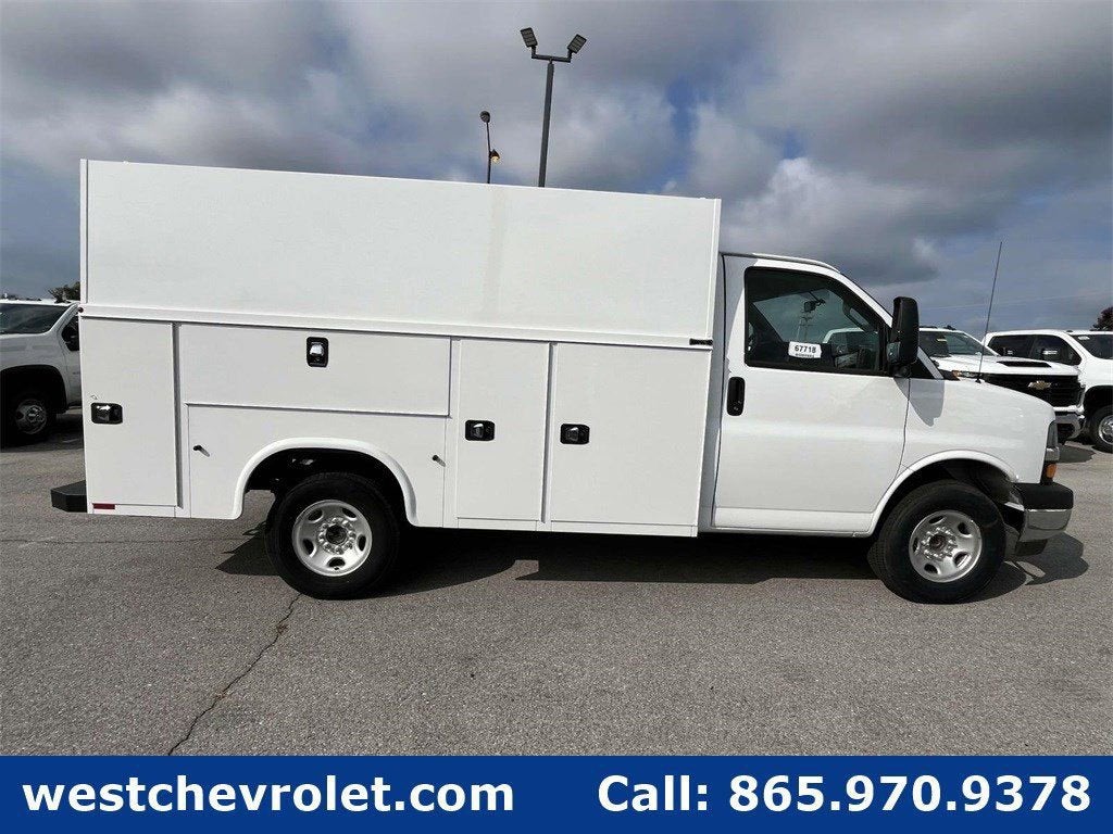 2025 Chevrolet Express Cutaway 3500 1WT