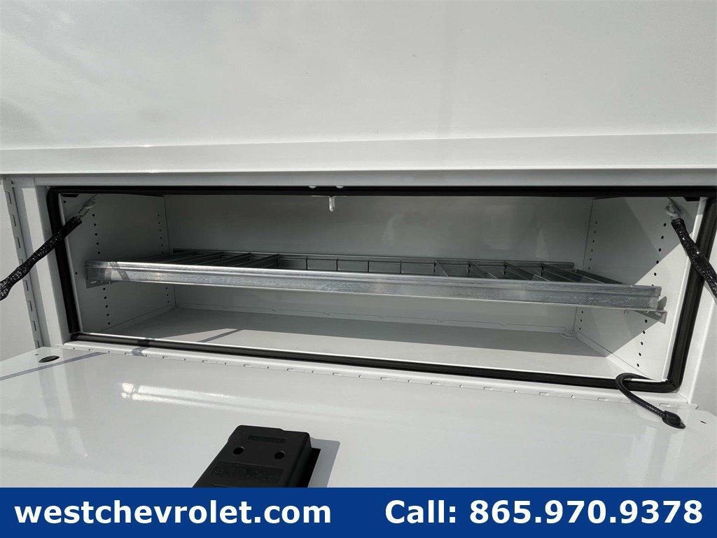 2025 Chevrolet Express Cutaway 3500 1WT