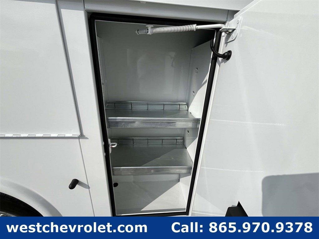 2025 Chevrolet Express Cutaway 3500 1WT