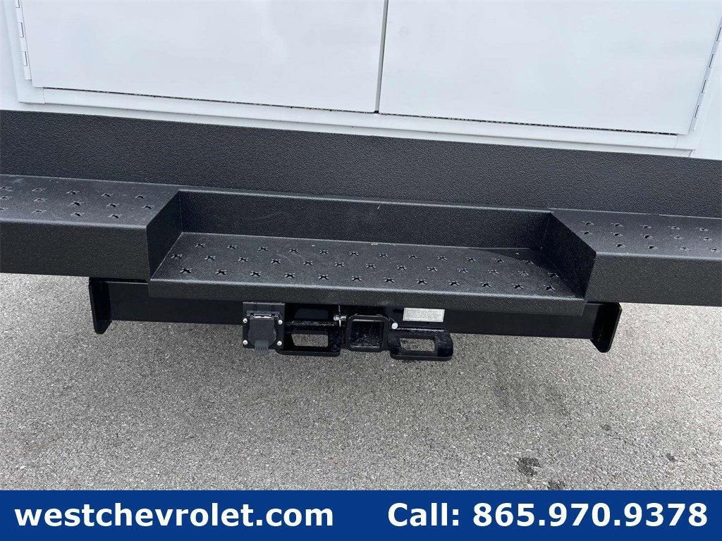 2025 Chevrolet Express Cutaway 3500 1WT