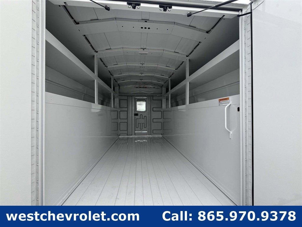 2025 Chevrolet Express Cutaway 3500 1WT