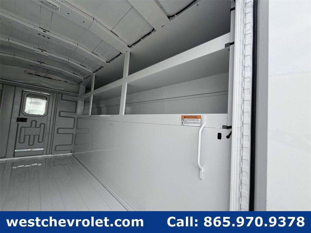 2025 Chevrolet Express Cutaway 3500 1WT