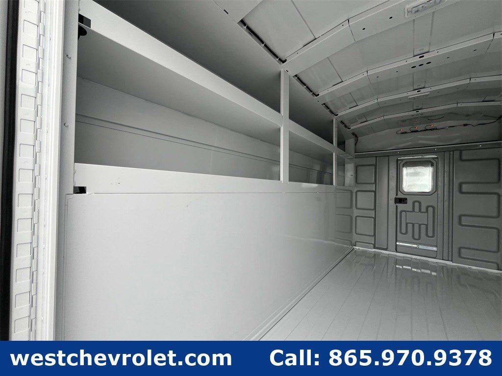 2025 Chevrolet Express Cutaway 3500 1WT