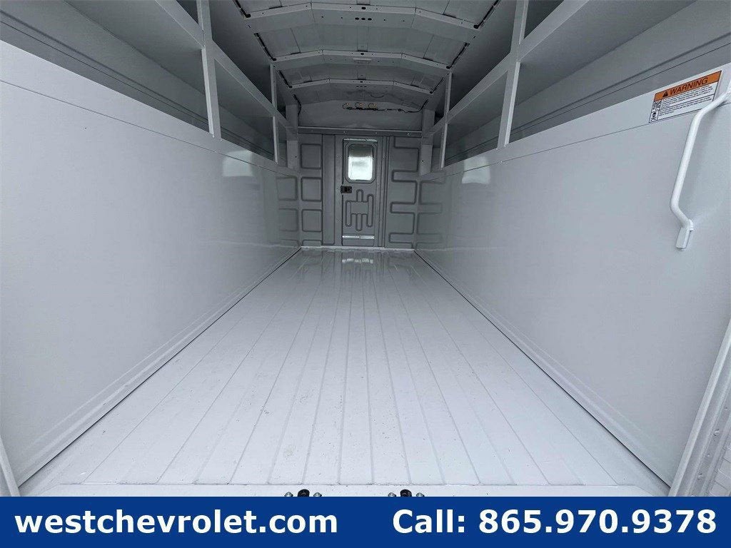 2025 Chevrolet Express Cutaway 3500 1WT