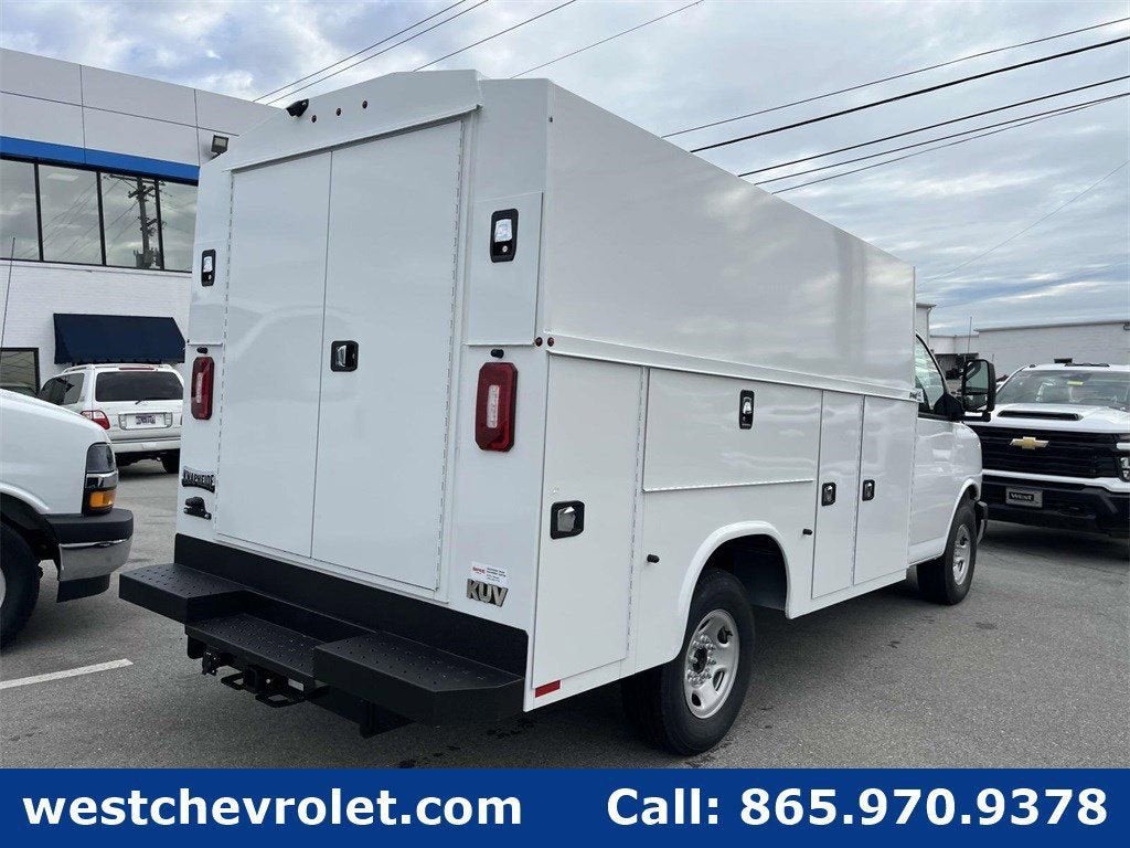 2025 Chevrolet Express Cutaway 3500 1WT