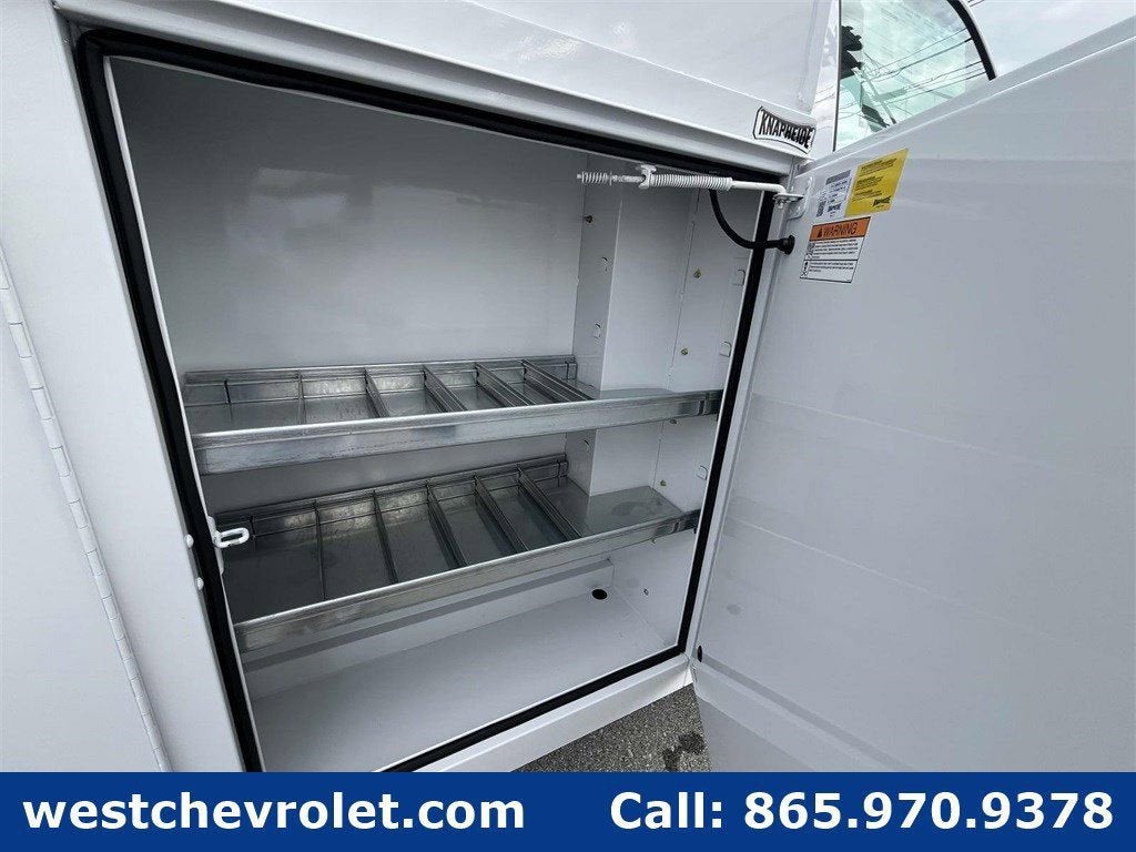 2025 Chevrolet Express Cutaway 3500 1WT