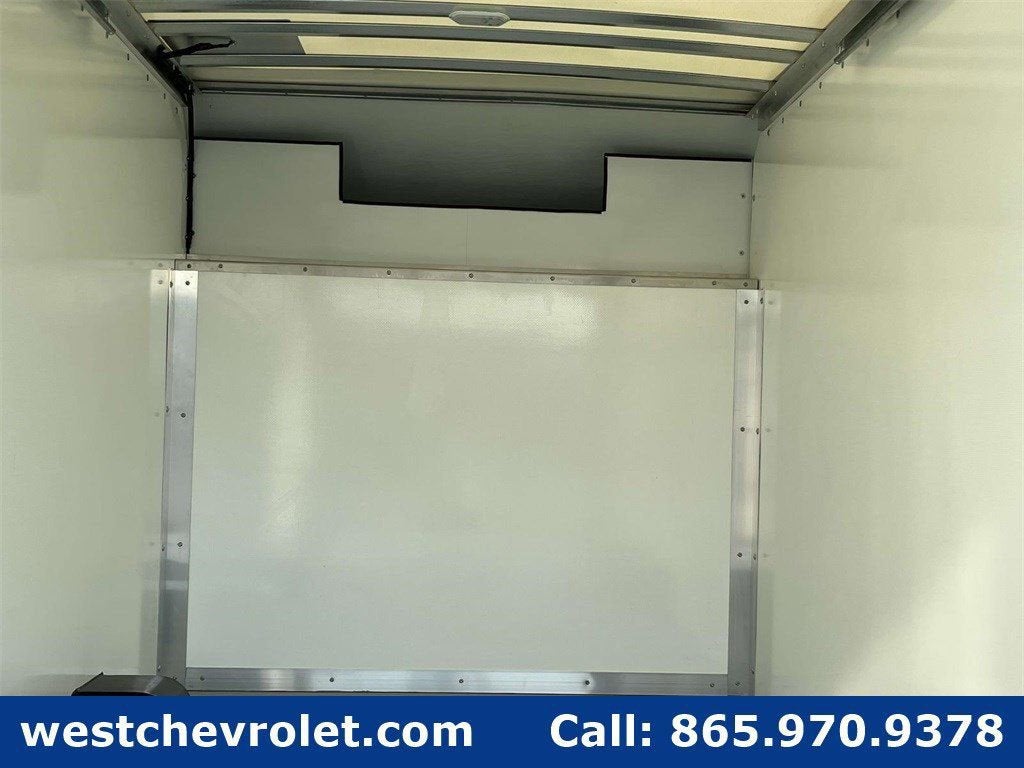 2025 Chevrolet Express Cutaway 3500 1WT