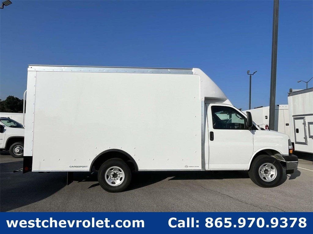 2025 Chevrolet Express Cutaway 3500 1WT