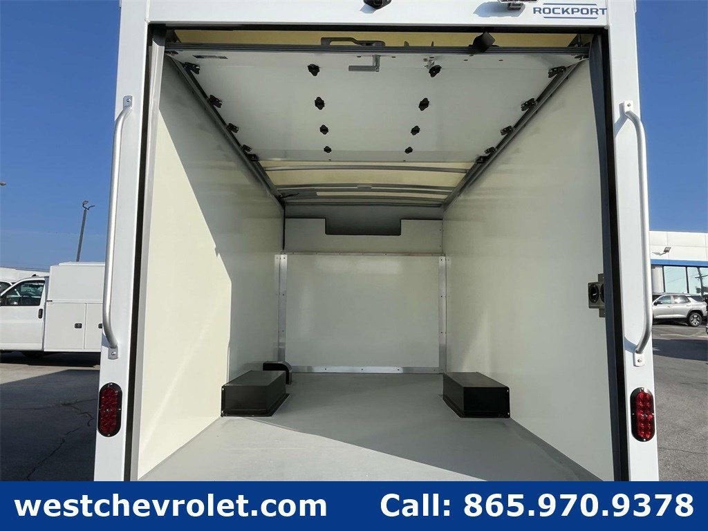 2025 Chevrolet Express Cutaway 3500 1WT