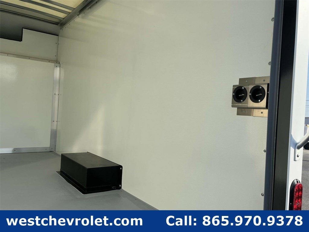 2025 Chevrolet Express Cutaway 3500 1WT