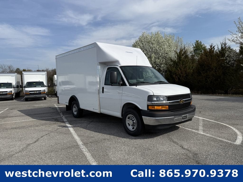 2025 Chevrolet Express Cutaway 3500 1WT
