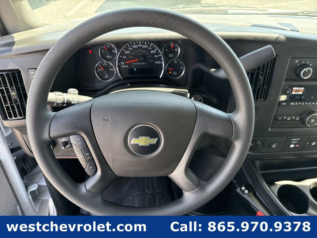 2025 Chevrolet Express Cutaway 3500 1WT
