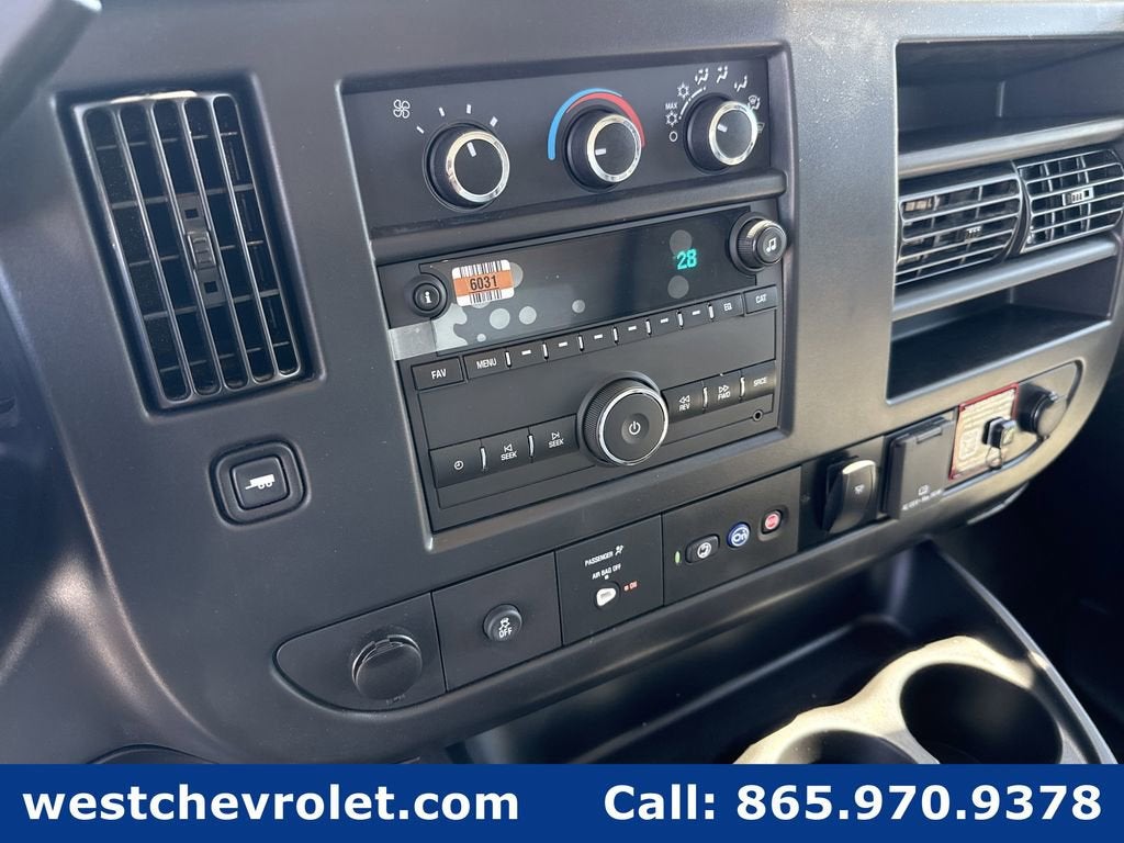 2025 Chevrolet Express Cutaway 3500 1WT