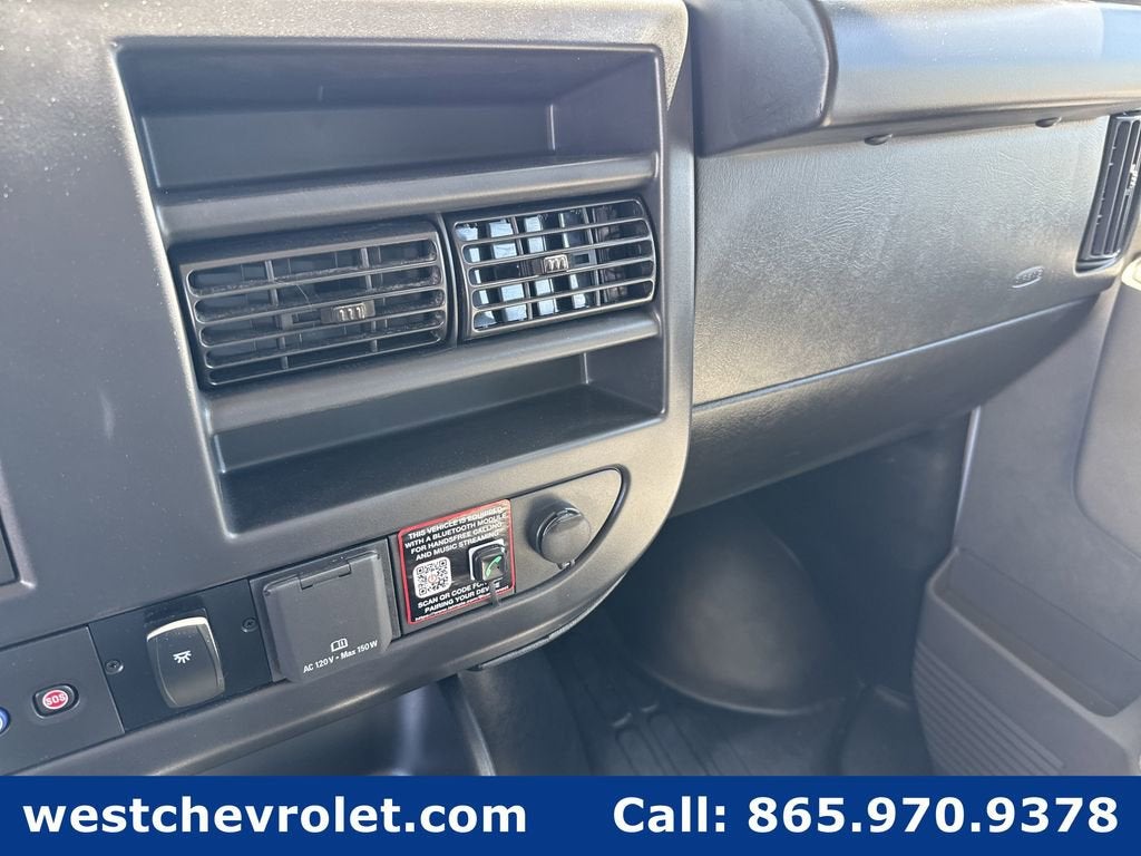 2025 Chevrolet Express Cutaway 3500 1WT
