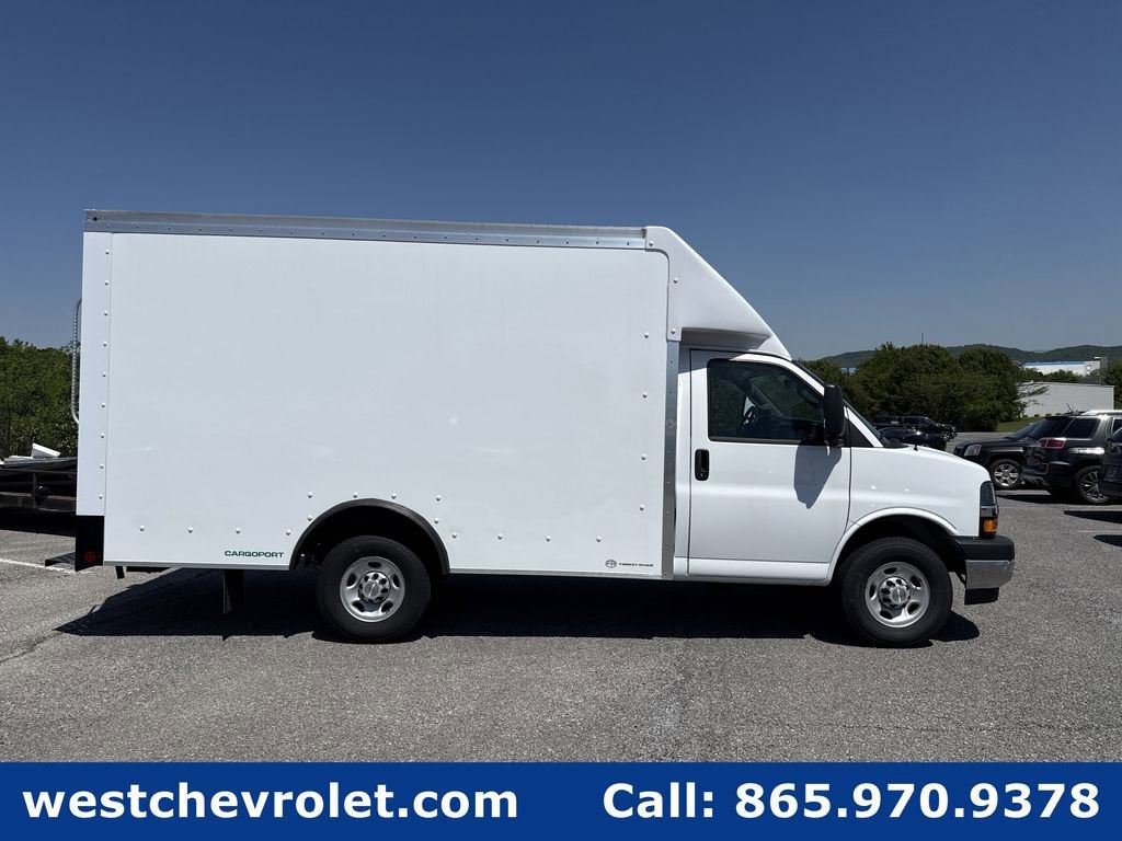 2025 Chevrolet Express Cutaway 3500 1WT