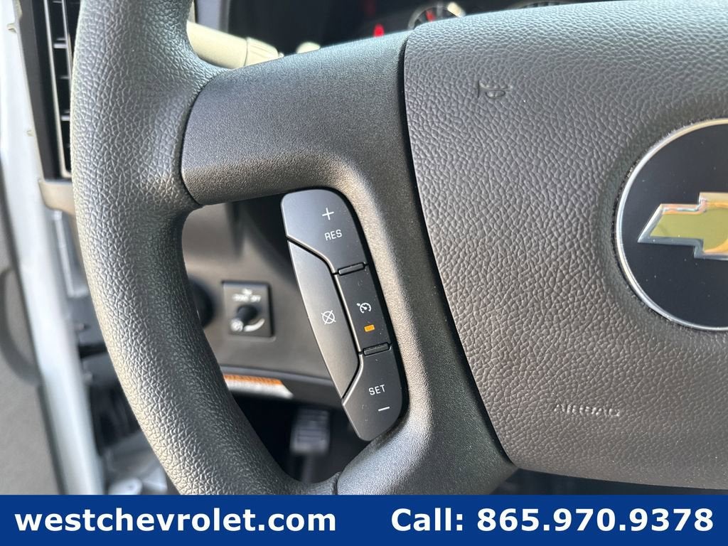 2025 Chevrolet Express Cutaway 3500 1WT