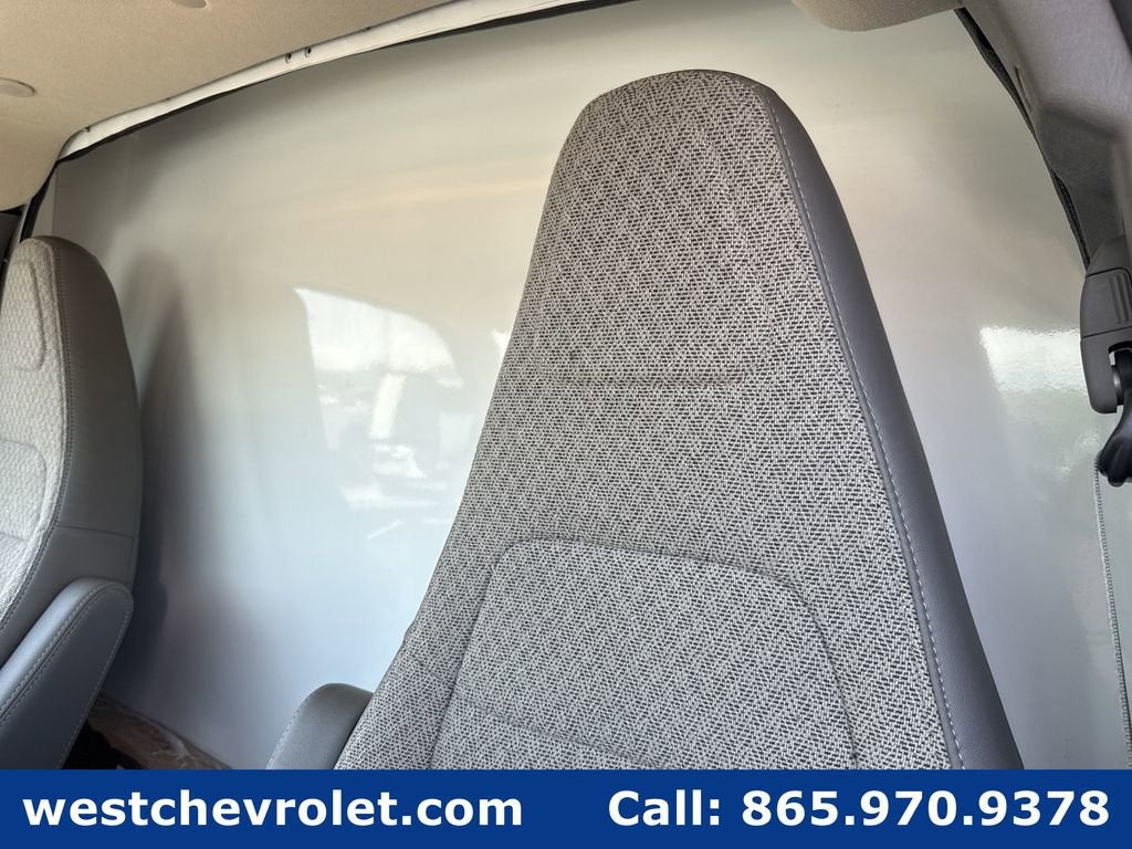 2025 Chevrolet Express Cutaway 3500 1WT