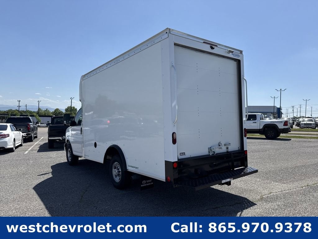 2025 Chevrolet Express Cutaway 3500 1WT