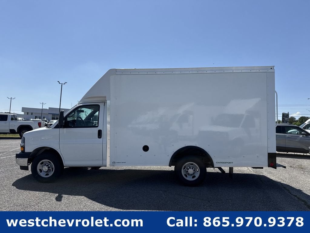 2025 Chevrolet Express Cutaway 3500 1WT