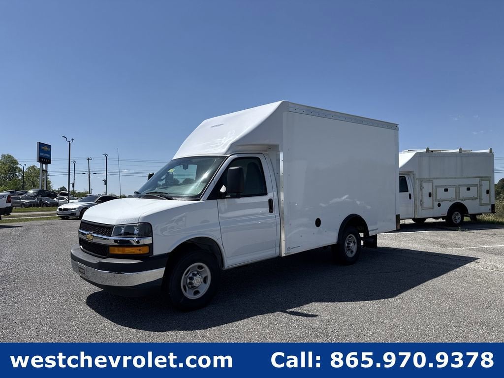2025 Chevrolet Express Cutaway 3500 1WT
