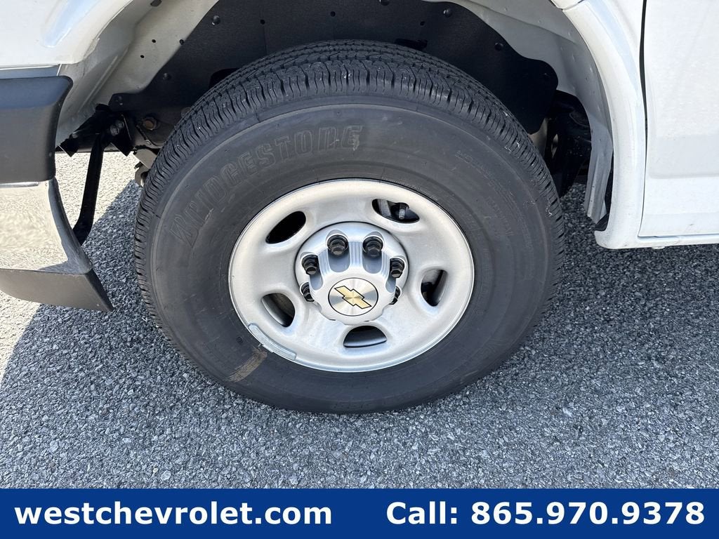 2025 Chevrolet Express Cutaway 3500 1WT