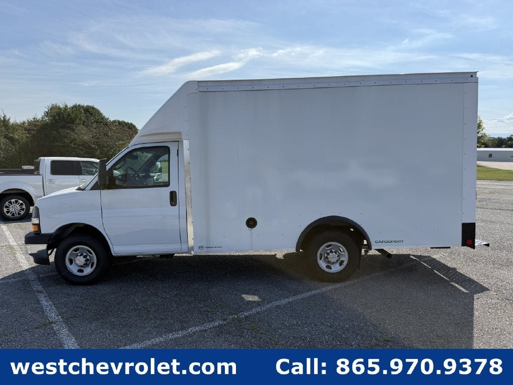 2026 Chevrolet Express Cutaway 3500 1WT