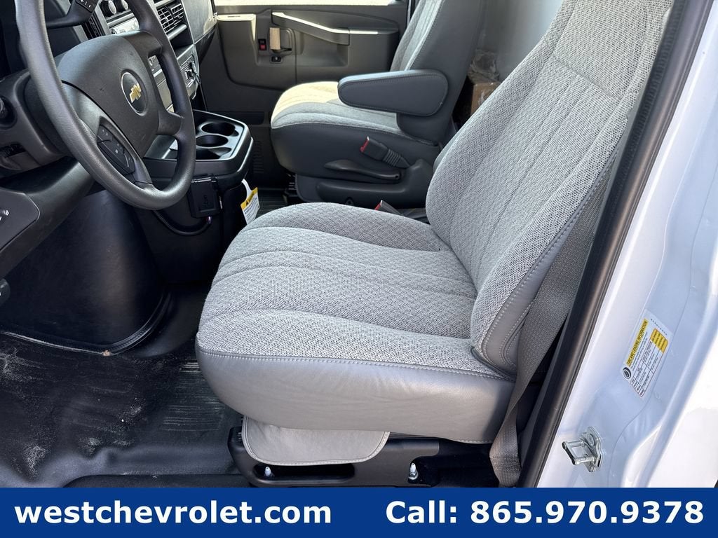 2026 Chevrolet Express Cutaway 3500 1WT