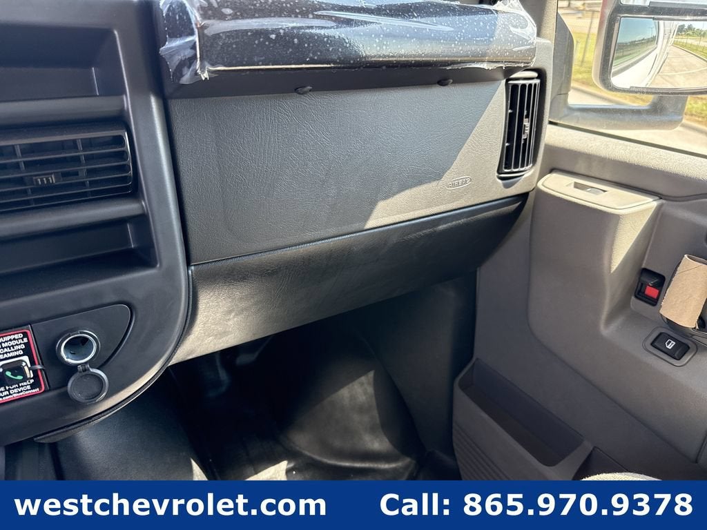 2026 Chevrolet Express Cutaway 3500 1WT