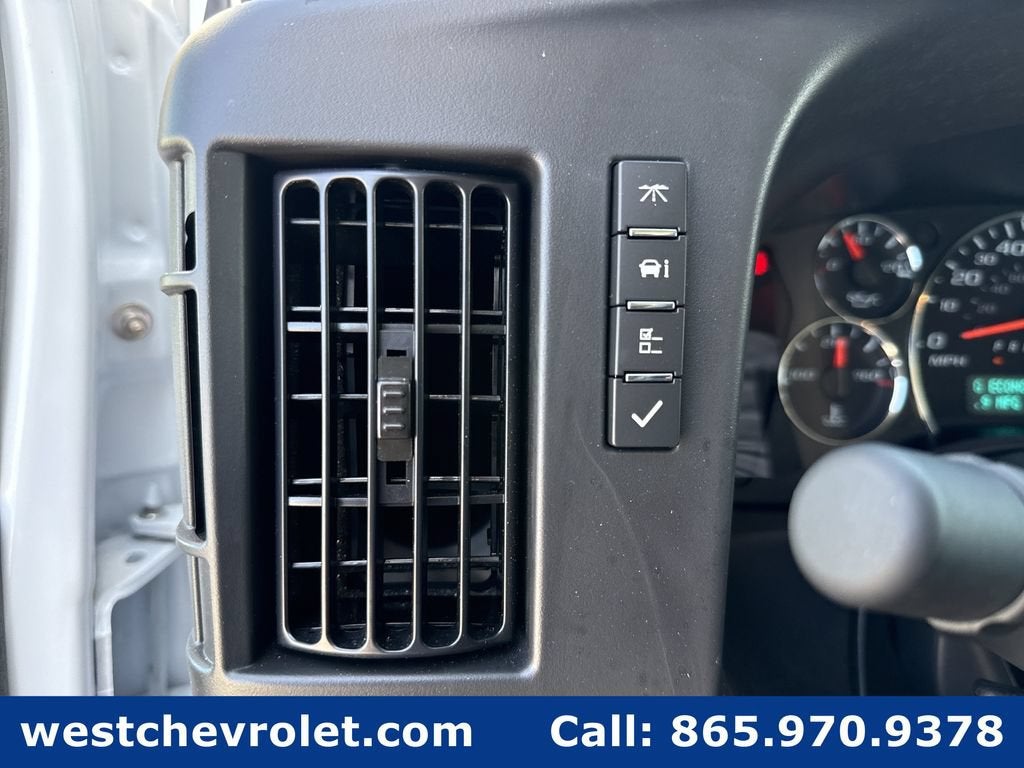 2026 Chevrolet Express Cutaway 3500 1WT