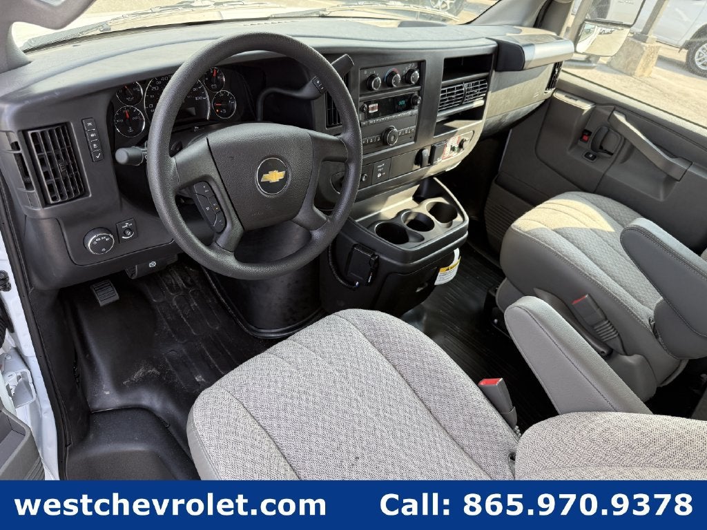 2026 Chevrolet Express Cutaway 3500 1WT