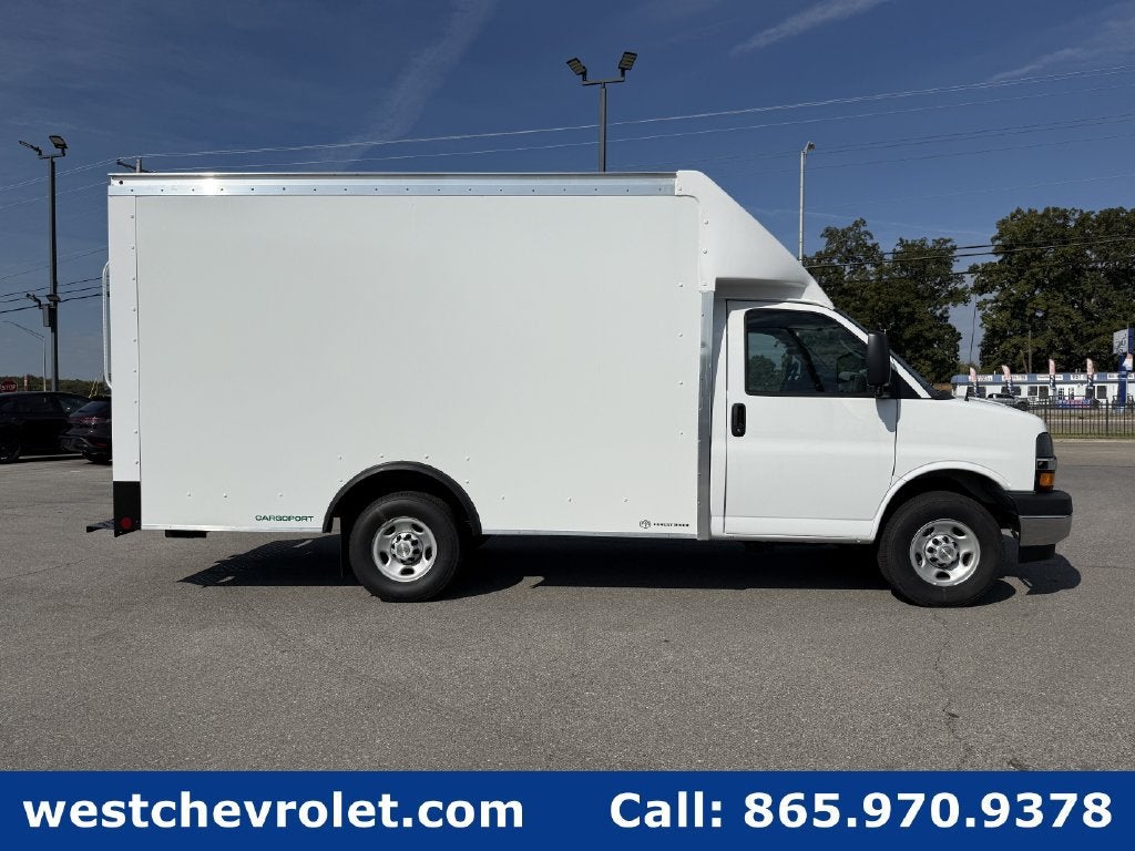 2026 Chevrolet Express Cutaway 3500 1WT