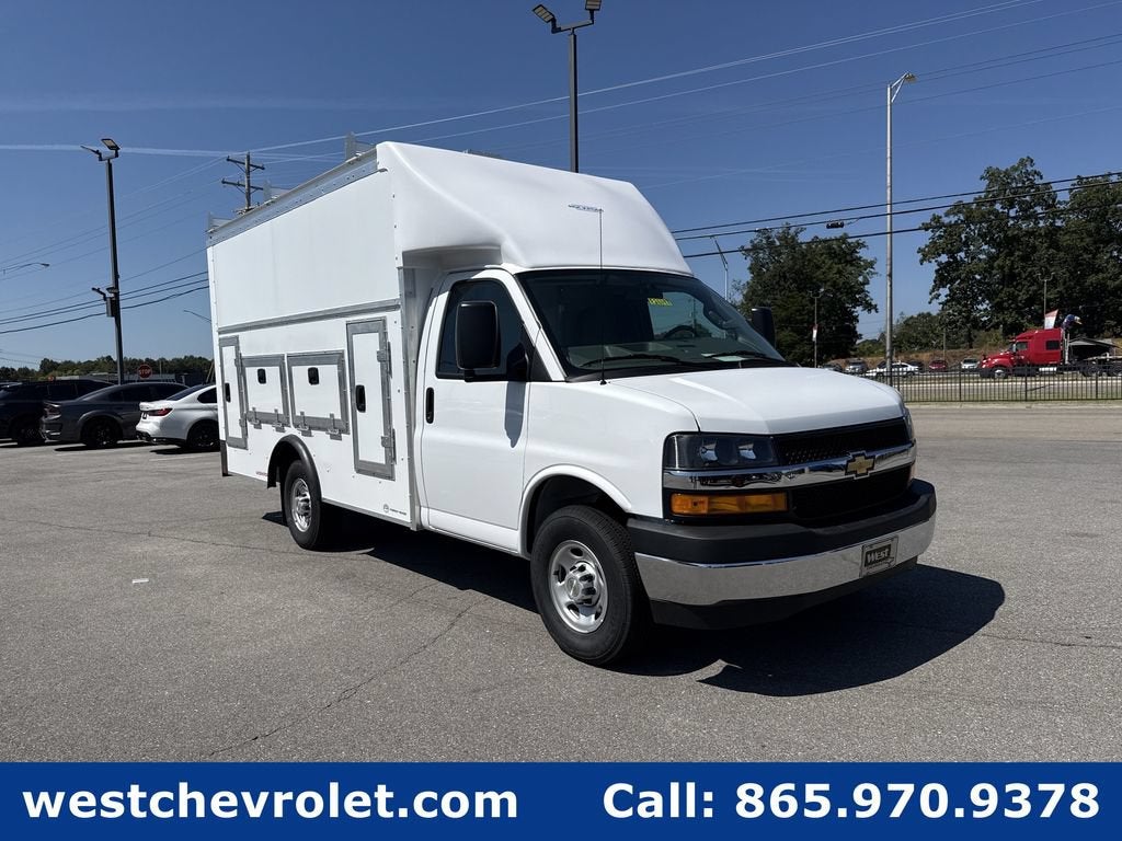 2026 Chevrolet Express Cutaway 3500 1WT