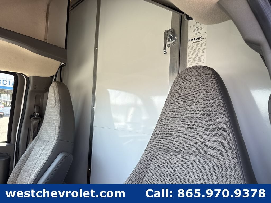 2026 Chevrolet Express Cutaway 3500 1WT